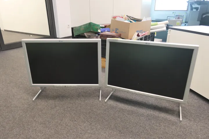 2x Sun - Monitor Typ: LCD Monitor v4